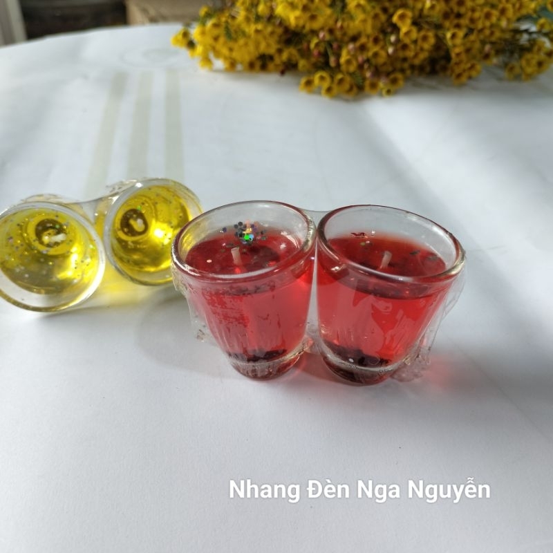 (1 cặp)Đèn cầy ly rượu bầu màu vàng,màu đỏ thắp sáng