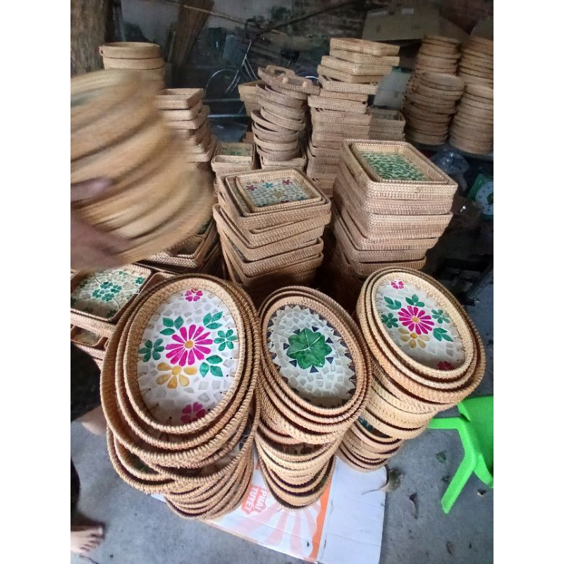 khay mây khảm trai