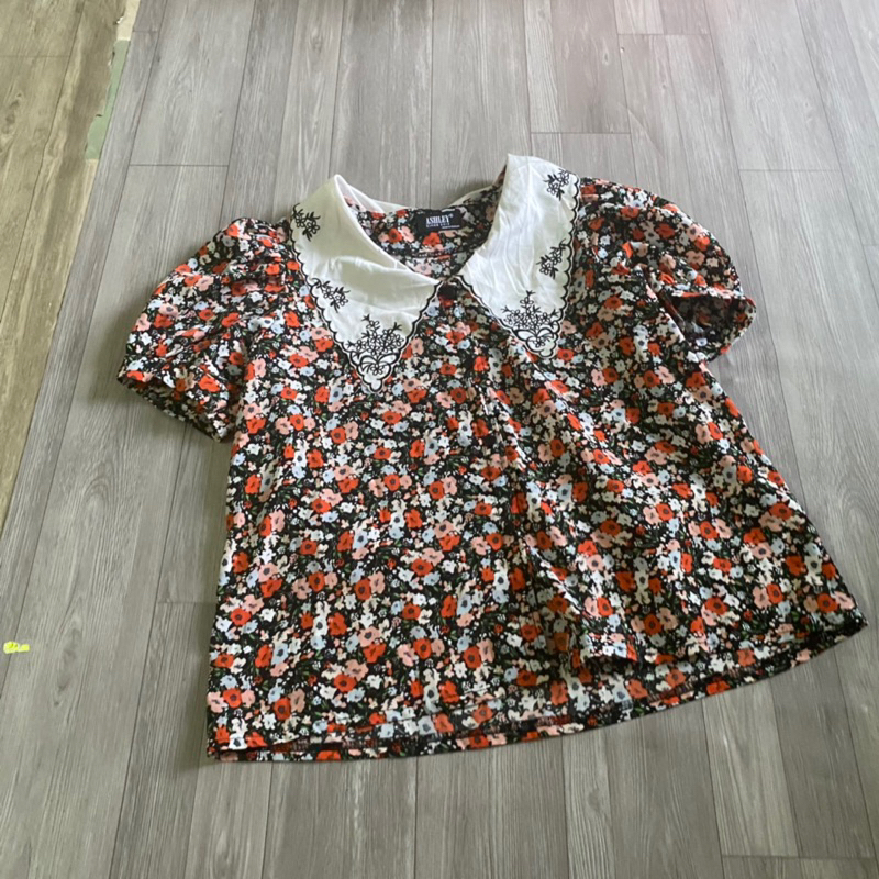 2hand áo hoa hiệu ASHLEY ngang 96cm dài 60cm mã 248