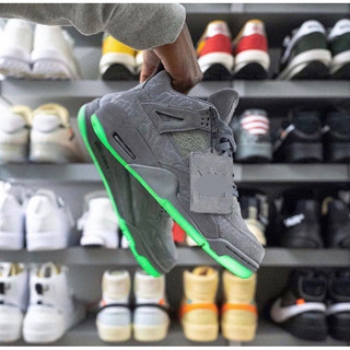  Giày Thể Thao Air JD4 Kaws Xám Phản Quang Đế Giày Sneaker Xám 