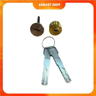 Bộ củ và chìa khóa cổng vân tay