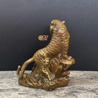Con cọp ( hổ ) trên bệ đá bằng đồng