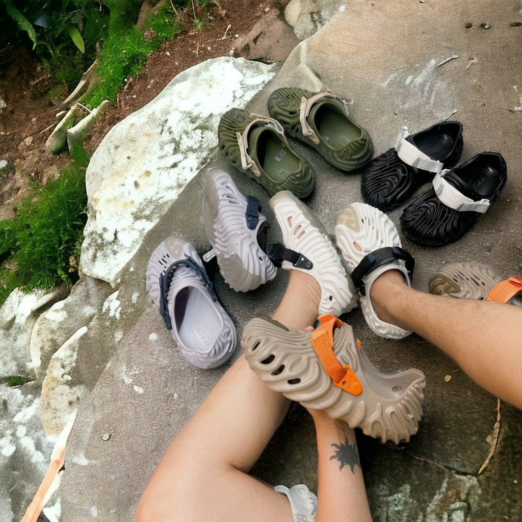 PSB - Dép Cross Pollex SaleEhe Bembury Clog Unisex Nhiều Màu Thiết Kế Hình Xoắn Độc Đáo-SẤU VUI VẺ