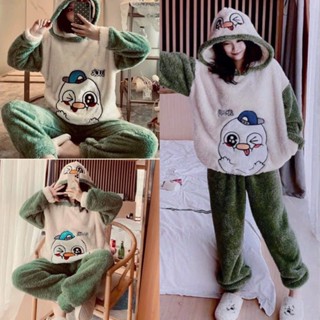  Bộ ngủ lông cừu thêu vịt duck xanh rêu form rộng ấm áp áo hoodie lông dài rộng kèm quần dài mặc nhà dễ thương 