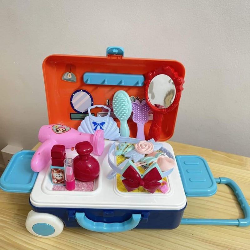 Vali trang điểm cho bé