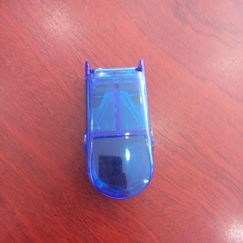 dụng cụ cắt thuốc