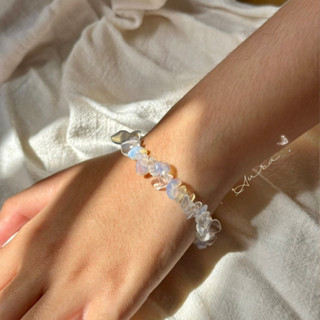 Vòng tay đá Opalite trong suốt Hoa ánh cừ Designed by AURA