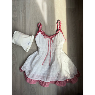 Berry Top | Áo hai dây phối bèo dạng babydoll