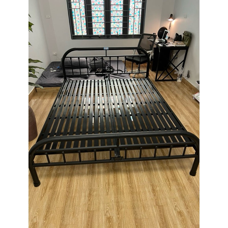 Giường sắt mỹ nghệ Minh Quân 1M6X2M, giao hàng miễn phí bán kính 3km Hà Nội