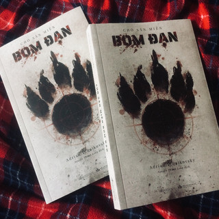Sách - Chó Săn Miền Bom Đạn