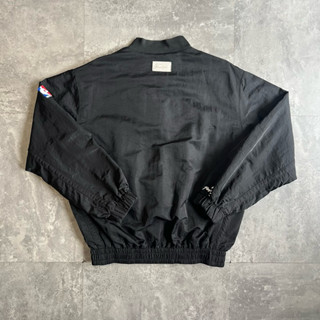 Áo khoác gió 2 lớp NBA x Fear Of God BuiVintage, logo silicon, thêu phom boxy siêu đẹp.