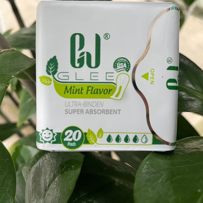 Băng vệ sinh hàng ngày GLEE hương bạc hà . Gói 20 miếng có cánh