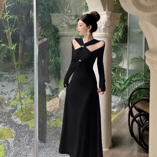 Sẵn Váy dài trễ vai khoét vai kiểu Pháp hàng QCCC