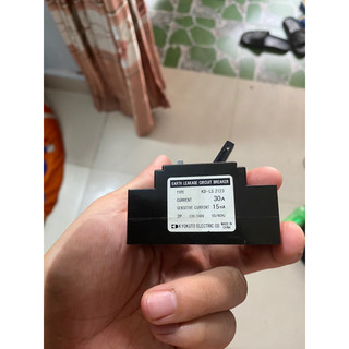 CB chống giật máy nước nóng 30A ( hàng tháo máy )