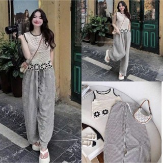 Sét đồ bộ nữ gồm áo kiểu tay sát nách, cổ tròn đính hoa mix quần dài ống rộng phối sọc điệu đà dành mặc ở nhà ,đi chơi .