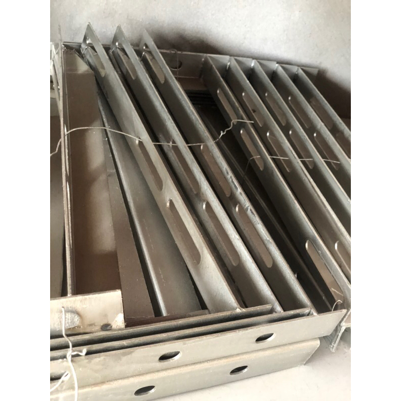 BỘ GIÁ ĐỠ ĐIỀU HOÀ 9000 ĐẾN 12000. BỘ VÍT NỞ ĐẦY ĐỦ