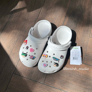 MEOXINHSTUDIO [Ảnh Thật] / Dép Crocs Classic Cao Cấp Kèm Charm Powerpuff Girls [Form To Lùi 1 Size)