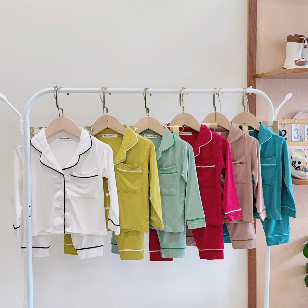 [Bé 9-40kg] Bộ Dài Tay Pijama Nút Cài Giữa Màu Trơn Chạy Viền Có Túi Thun Lạnh Mềm Mịn Mát Cho Bé Trai, Bé Gái Mặc Ngủ