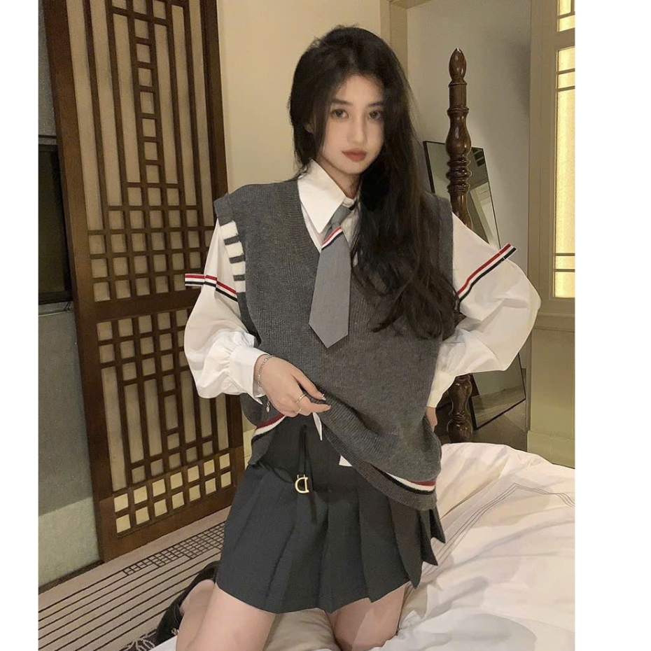 Áo gile len nữ cổ V Tim phối kẻ thorm màu xanh, ghi form rộng phong cách hàn quốc ulzzang mặc đi chơ