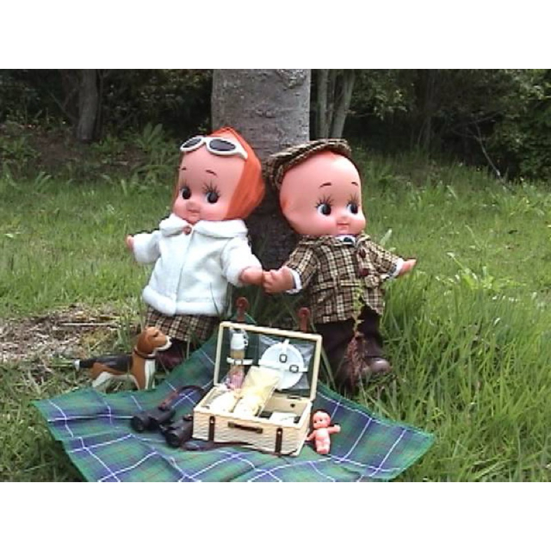 búp bê Kewpie Doll Trunk Case EDWARD. MARGARET & LUKE 2002