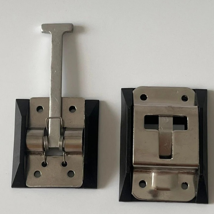 bán lẻ chi tiết móc T hộp nhựa cao cấp gài cửa xe tải cho anh em bị hỏng 1 chi tiết