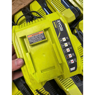 Sạc siêu nhanh ryobi 40v 0P406VN đã lên điện 220v