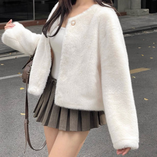 Áo khoác lông nữ cúc cài lót da lộn cao cấp Carla