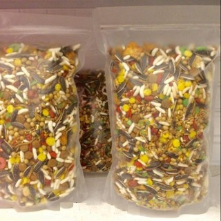 1 kg thức ăn vip (goi 1 kg)