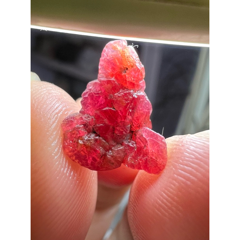 Spinel đỏ thô 4.65ct