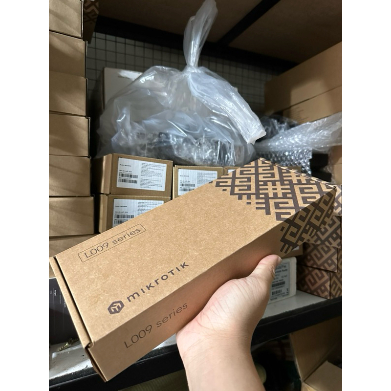 Thiết bị cân bằng tải Router Mikrotik L009 hàng mới chính hãng
