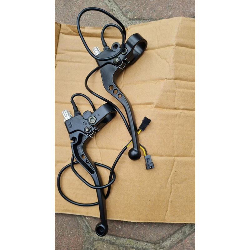 { 1 Đôi } Tay phanh 3 lỗ xe điện M133