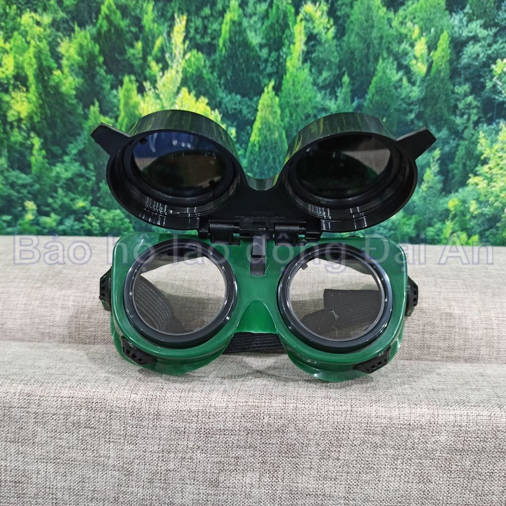 Kính bảo hộ hàn chì Blue Eagle GW250