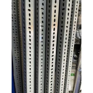 Thanh Sắt V Lỗ 3x3 4x4 Vuông Dày 1.5Ly Đa Năng Lắp Kệ Sơn Sắt Tĩnh Điện Thép V Đục Lỗ Dài 50 60 80 1m 1m2 1m5