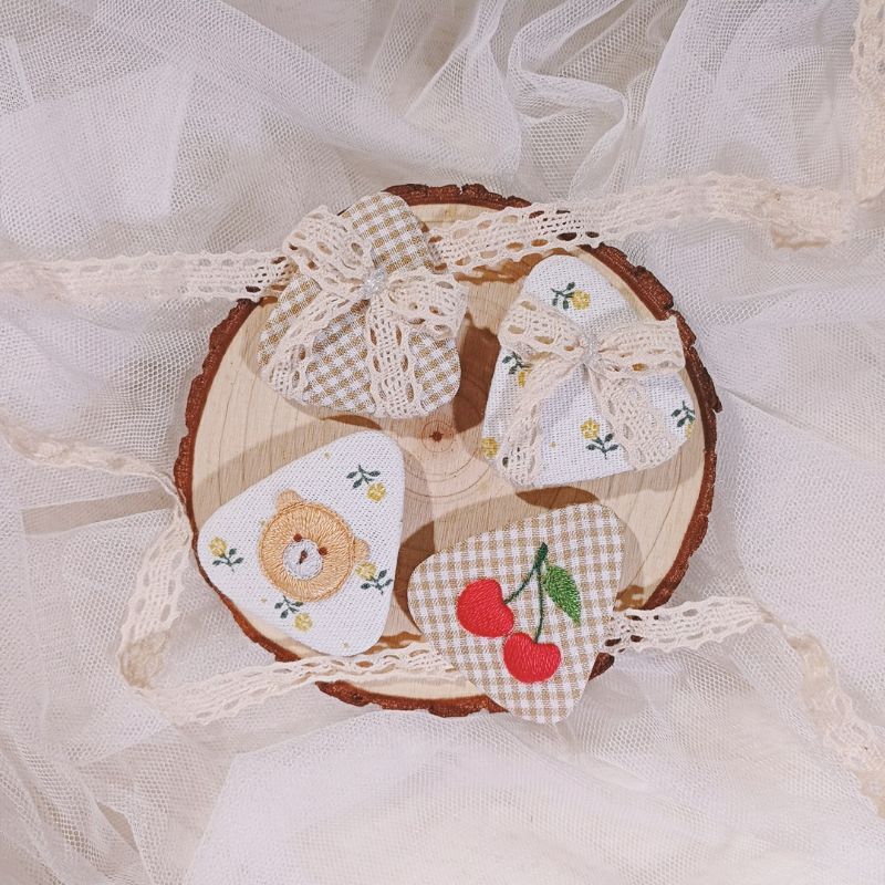 Kẹp tóc thêu tay handmade cho bé