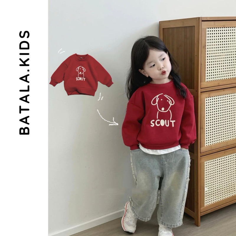Áo nỉ cho bé Batala Kids, Áo SWEATER nỉ bông cho bé trai bé gái MÀU ĐỎ in hình chú CÚN SCOUT thu đông 2024