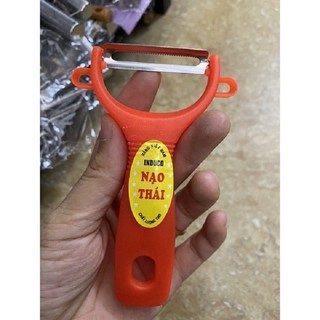 Bào rau củ quả, nạo đỏ Thái Lan cán cam kích thước 12,5cm x 7cm