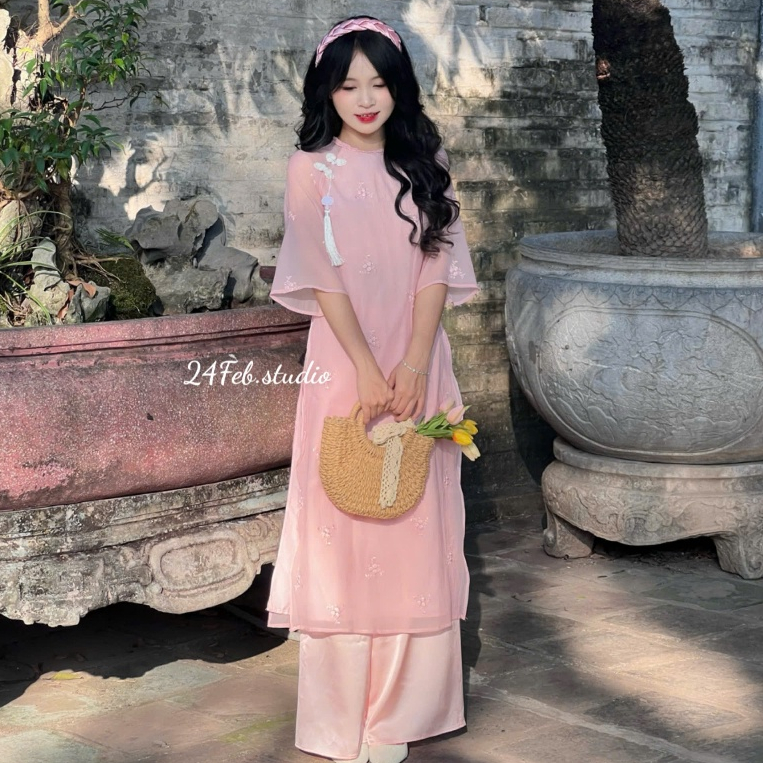 Set áo dài cách tân nữ 4 tà vải tơ thêu cổ tết tròn đính nơ hoa kèm quần lụa và bờm 24Febstudio AD05 | BigBuy360 - bigbuy360.vn