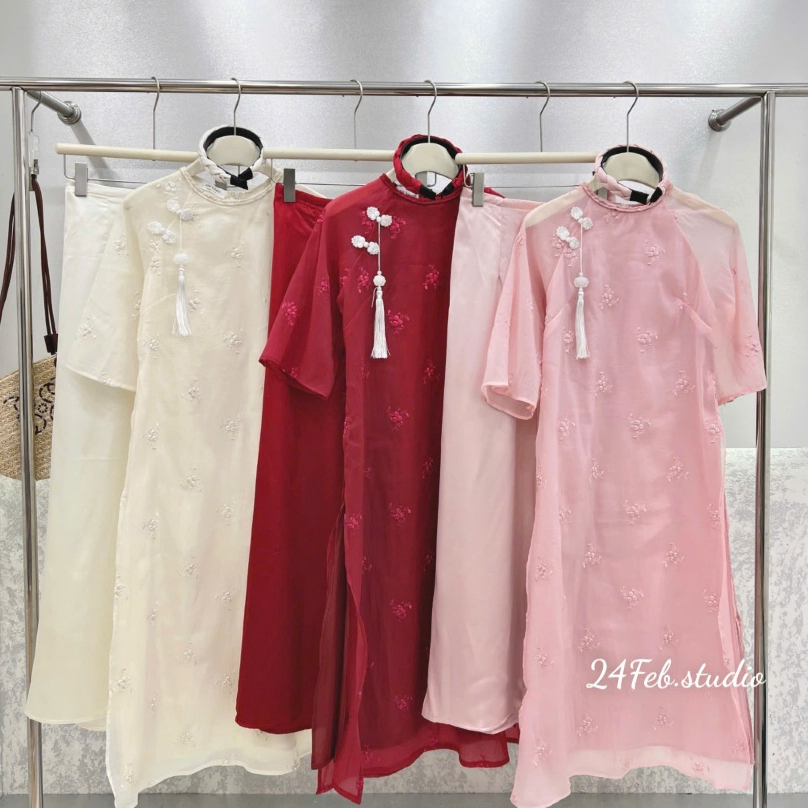 Set áo dài cách tân nữ 4 tà vải tơ thêu cổ tết tròn đính nơ hoa kèm quần lụa và bờm 24Febstudio AD05 | BigBuy360 - bigbuy360.vn
