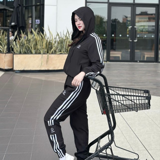 Bộ quần áo gió nữ thu đông Gulendo có mũ logo thêu bo viền vải giãn dày