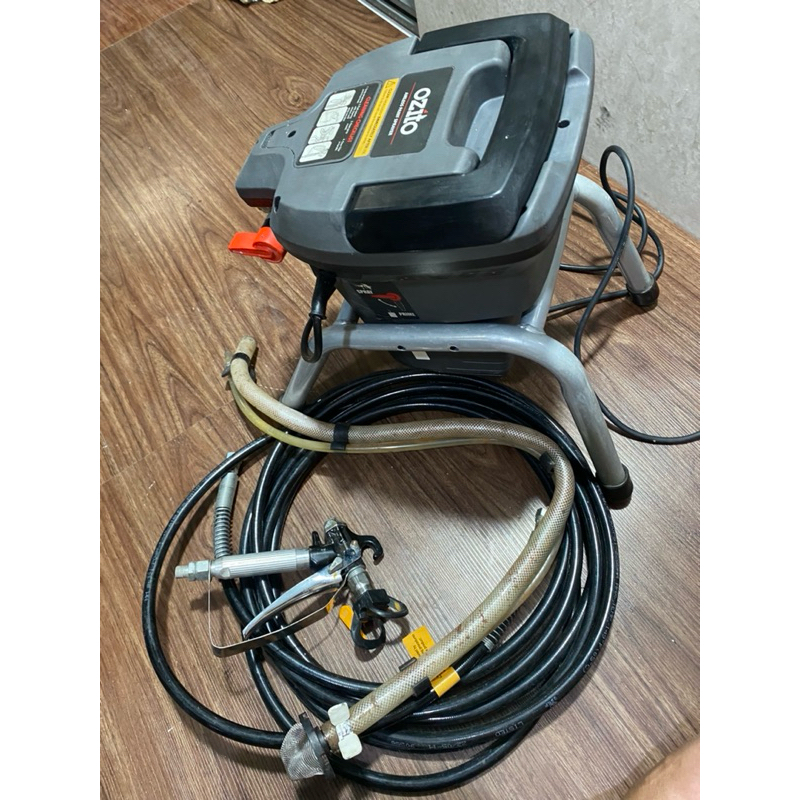 phun Sơn ozito 700w