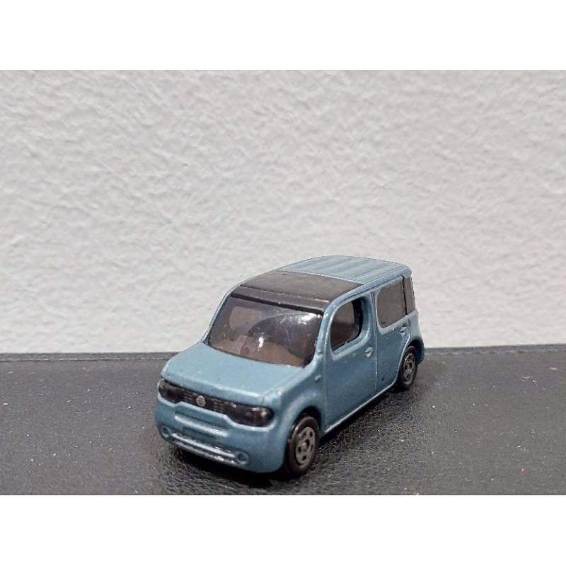 Xe mô hình Tomica No. 17 Nissan Cube  - Made in China