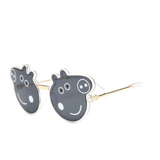 Kính râm cho bé hình heo dễ thương dễ dàng mix với nhiều loại trang phục, bảo vệ mắt cho bé