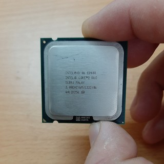Bộ vi xử lý CPU Intel Core2 Duo E8400 socket 775 (6M bộ nhớ đệm, 3,00 GHz, 1333 MHz FSB)