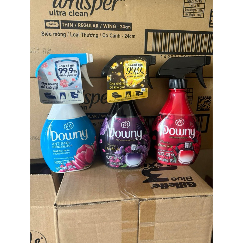 Xịt Vải DOWNY Khử Mùi Và Chống Khuẩn 99.9% Chai 370 Ml Hương Nắng Mai/ Huyền Bí/ Đam Mê