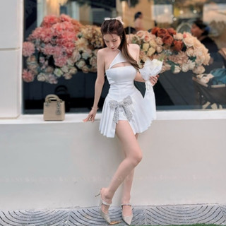 Đầm khoét dây mảnh cổ yếm váy xếp ly đính nơ , By MeiMei