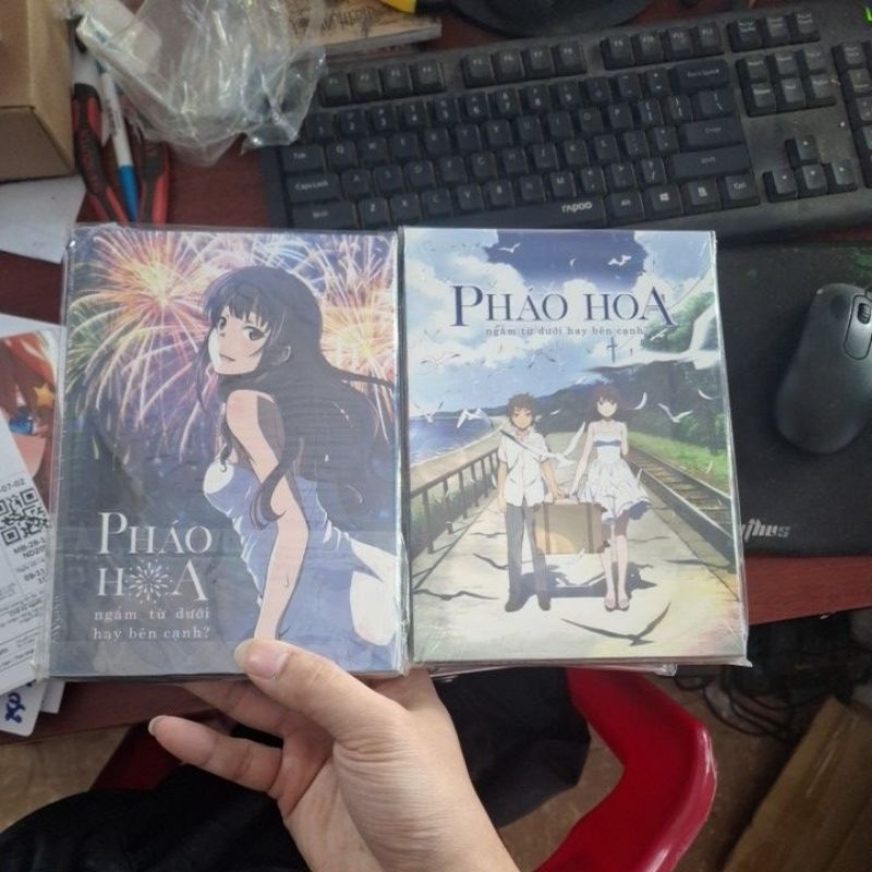 Pháo Hoa, Ngắm Từ Dưới Hay Bên Cạnh? (Boxset Light Novel, Manga 2 tập)
