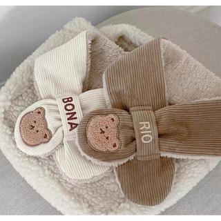 Khăn quàng cổ hình gấu thêu tên cho bé phong cách Hàn Quốc- Mẫu 01