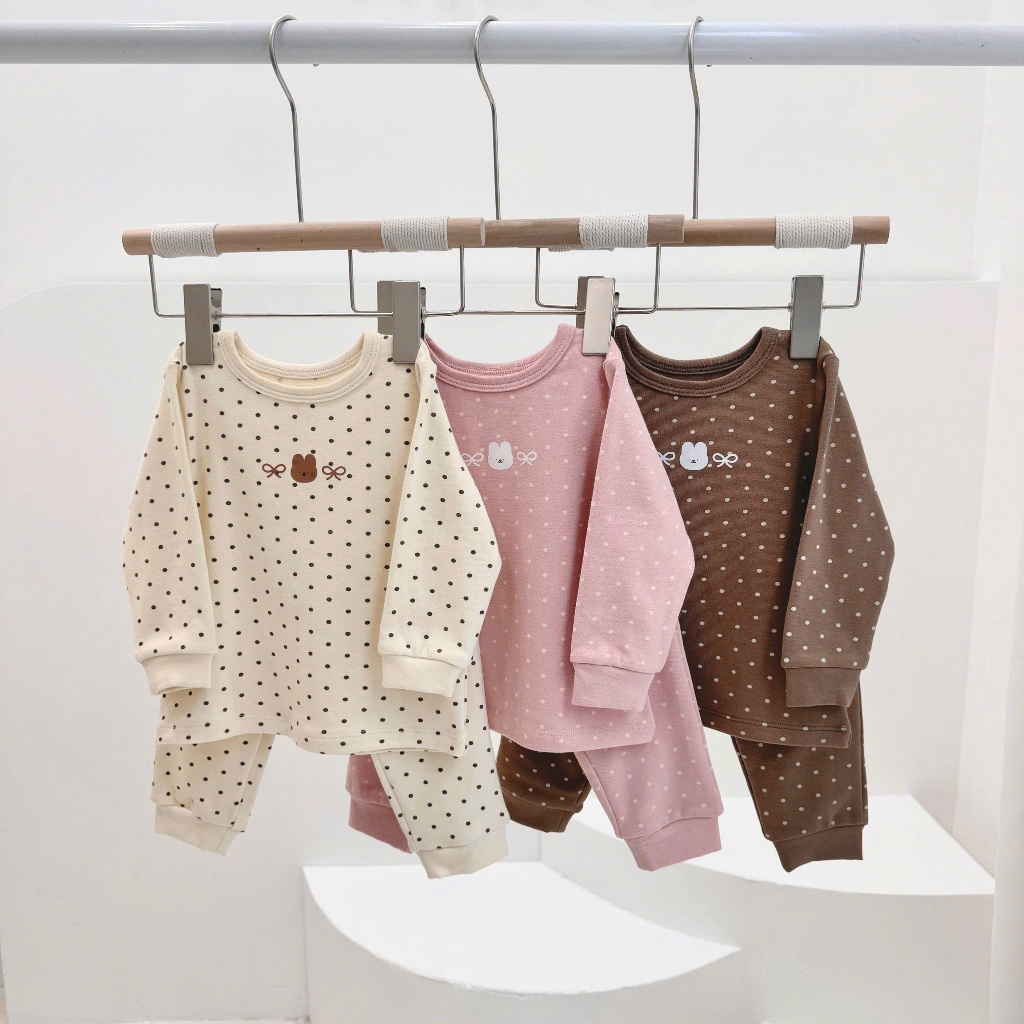 Bộ dài tay Embes hoạ tiết chấm bi cho bé gái thu đông 2024