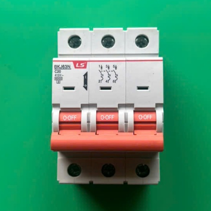 át cài MCB ba pha 6kA hãng LS