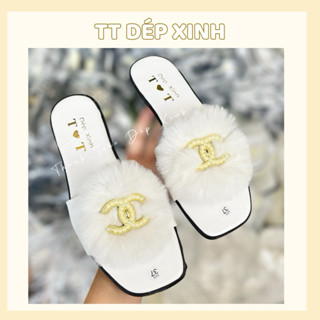 Dép lê quai ngang nữ, dép quai ngang gắn lông tròn đính khoá X nền da bóng mũi vuông